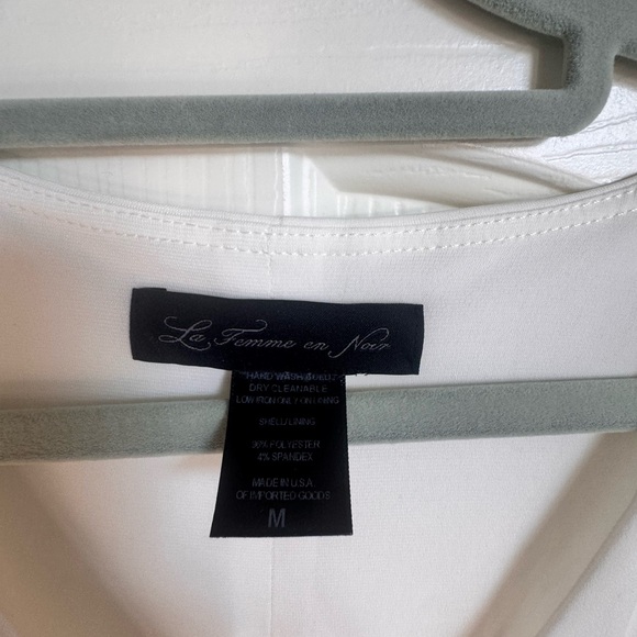 Elegant White Blouse by La Femme en Noir – M - Picture 3 of 3